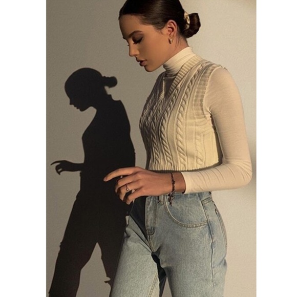 White Turtle Neck Long Sleeve Tee - Picture 11 of 15